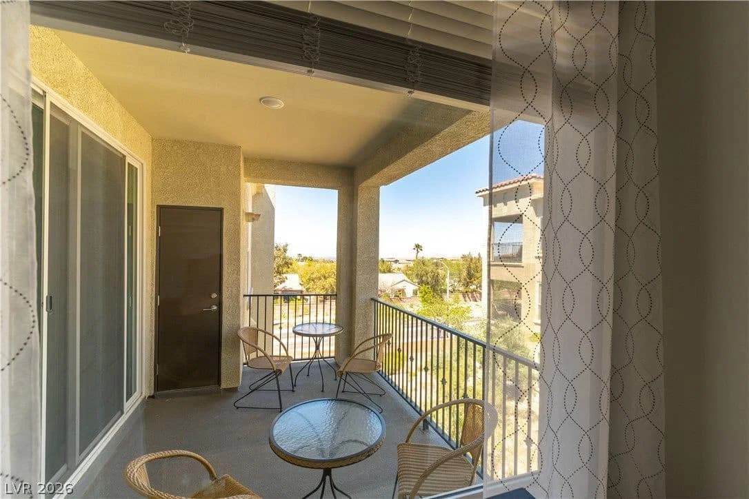 2555 Hampton Road photo 3