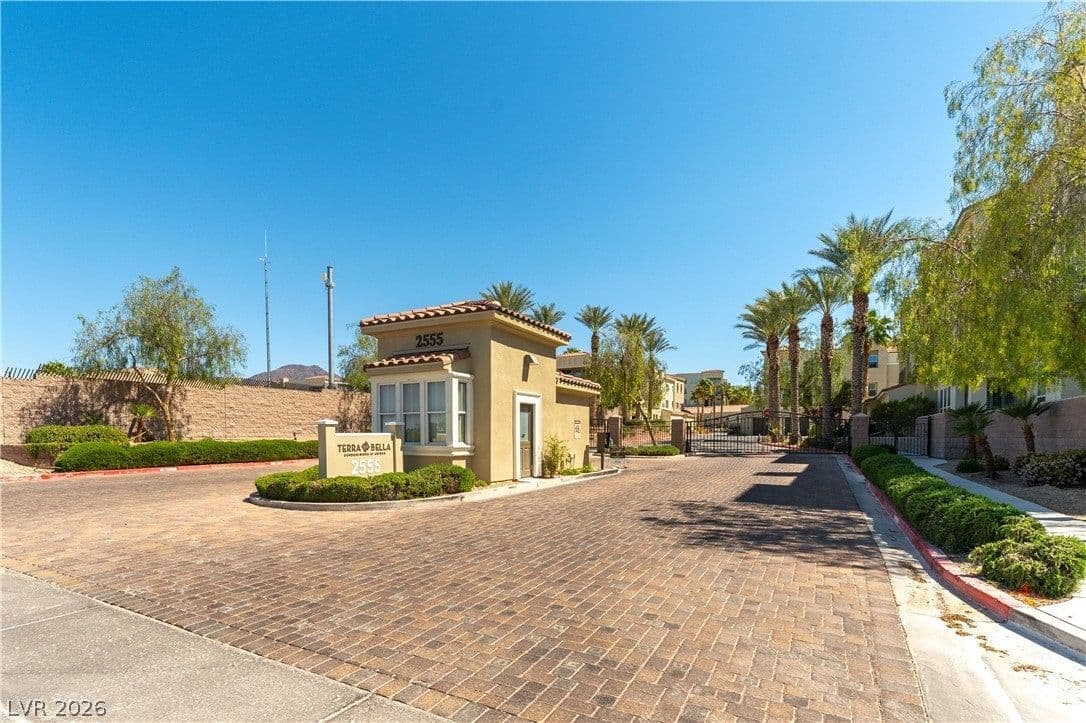 2555 Hampton Road