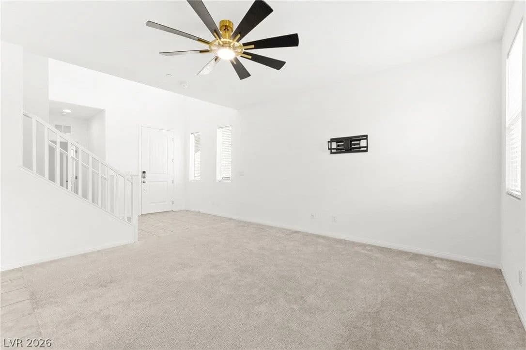 528 Sunny Pointe Street photo 2