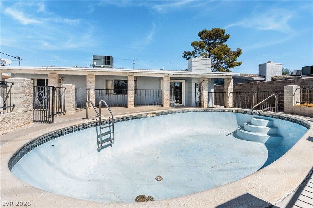 4109 Via Vaquero Avenue photo 2