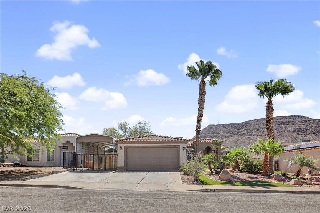 405 Breeze Way photo 2