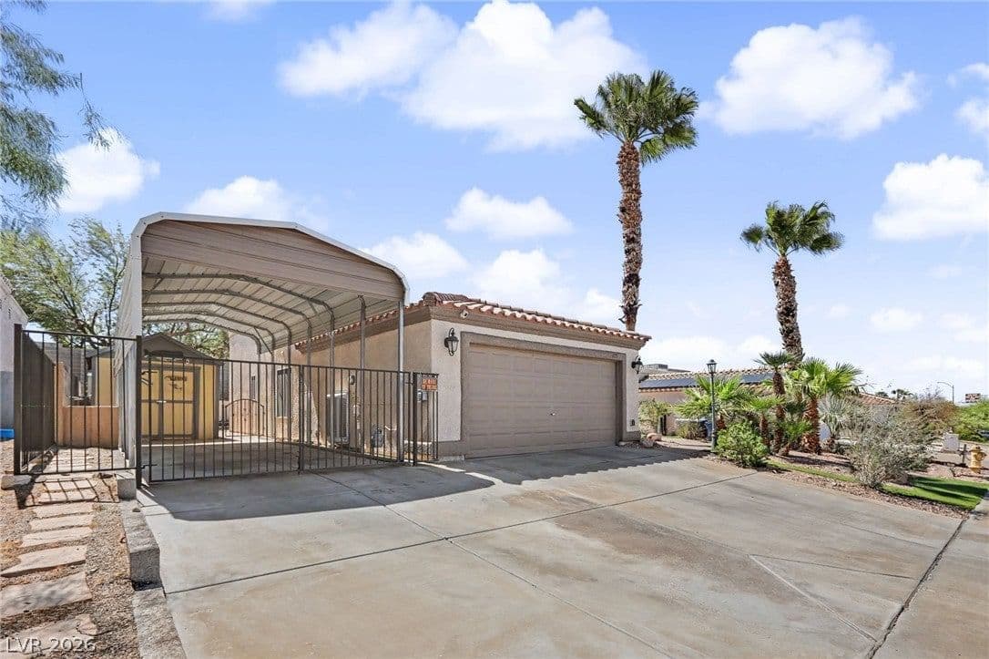 405 Breeze Way photo 3