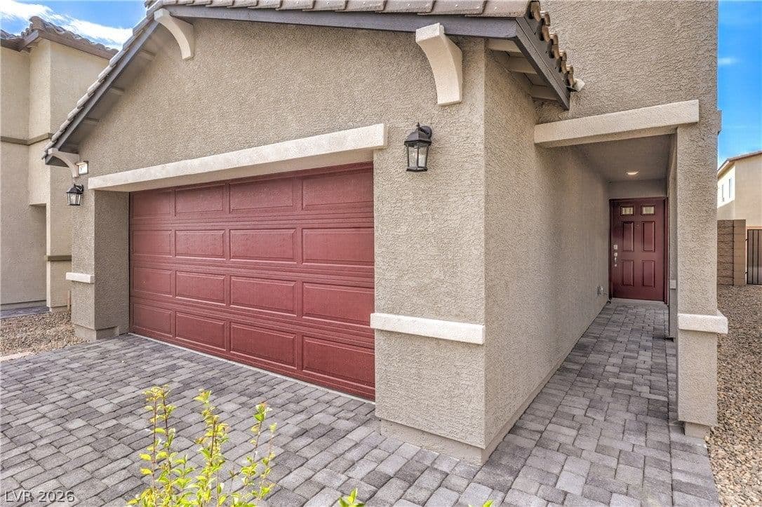908 Alethea River Avenue photo 4