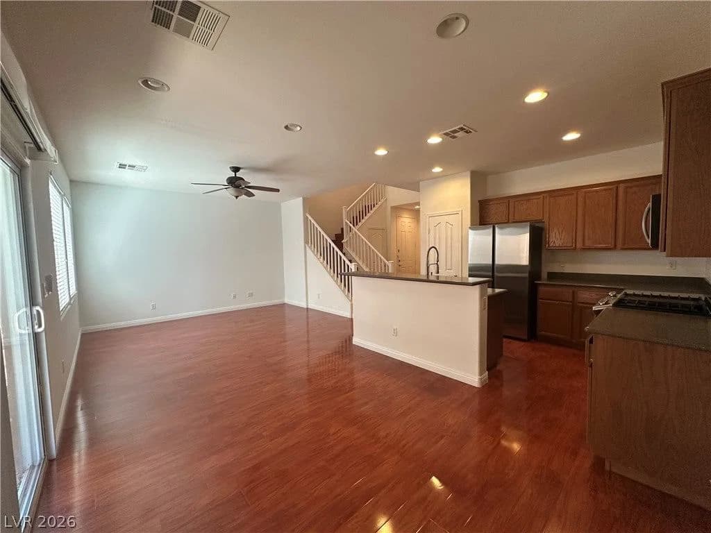 9761 Plane Tree Court photo 5