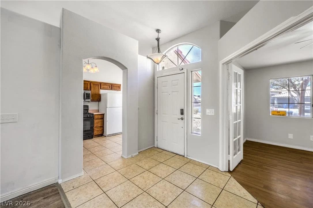 114 Vista Del Lago Street photo 3