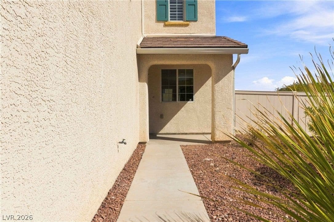 2664 Iris Point Way photo 3