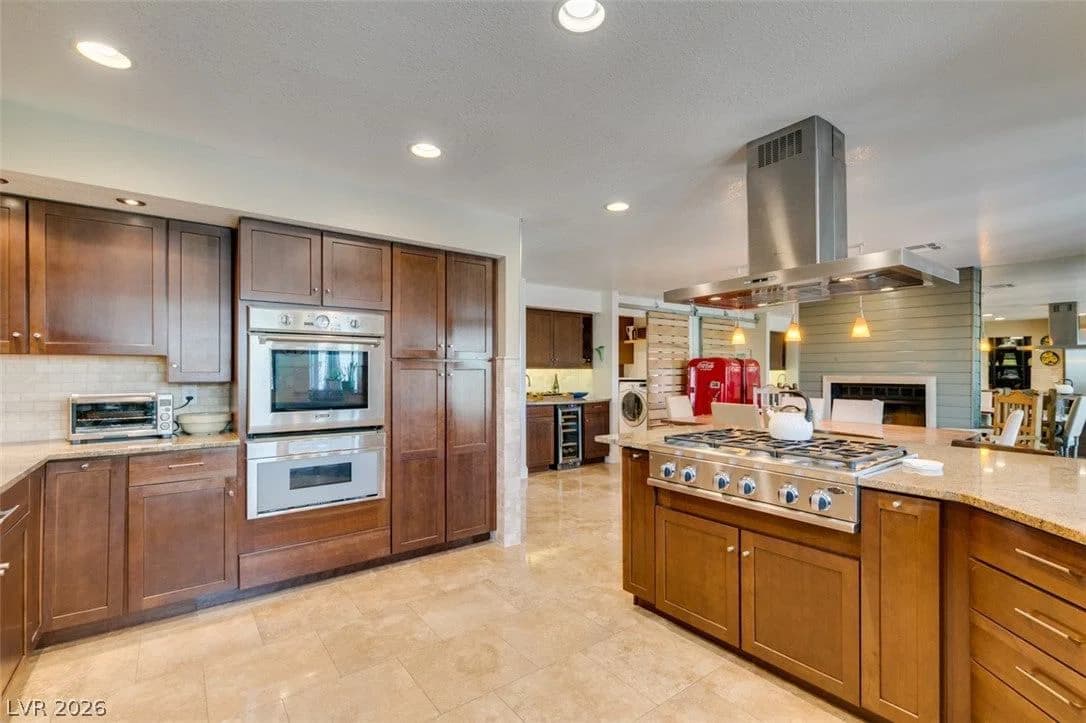 341 Simon Bolivar Drive