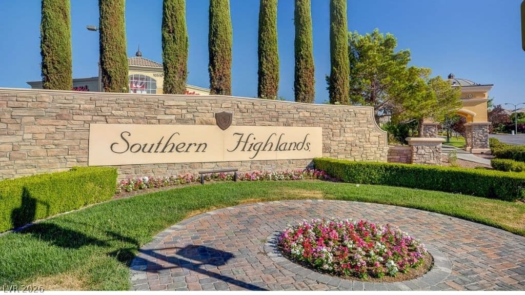 12 Pebble Hills Court