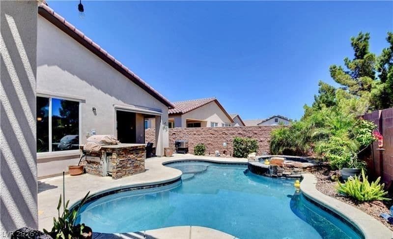 3805 Riviera Regal Avenue