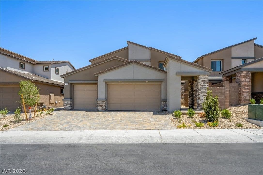 1518 Capri Cascades Court