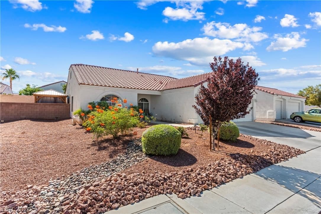 4627 Gleaming Meadows Street