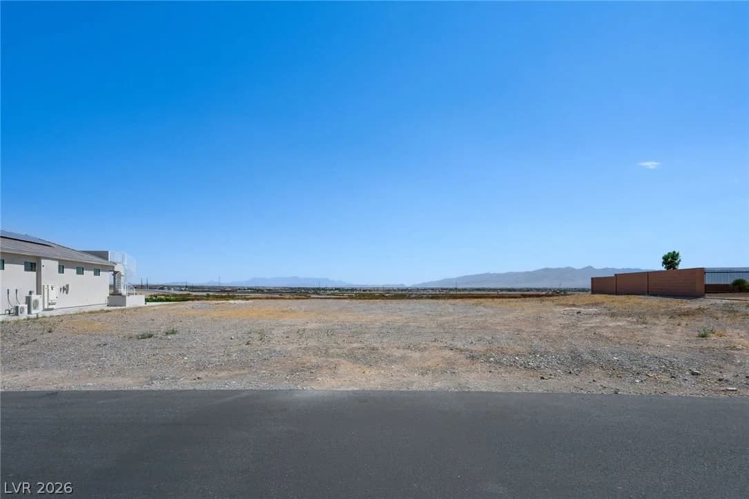 6079 Spring Mountain Boulevard