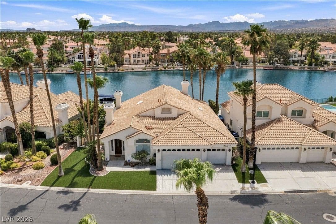 2933 Harbor Cove Drive