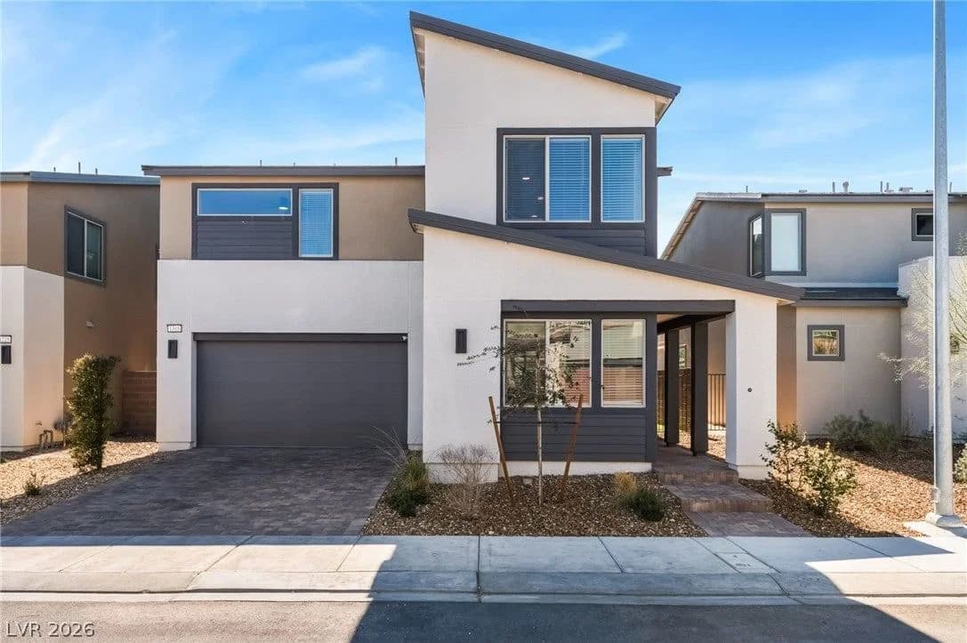 1305 Crimson Sunbird Avenue