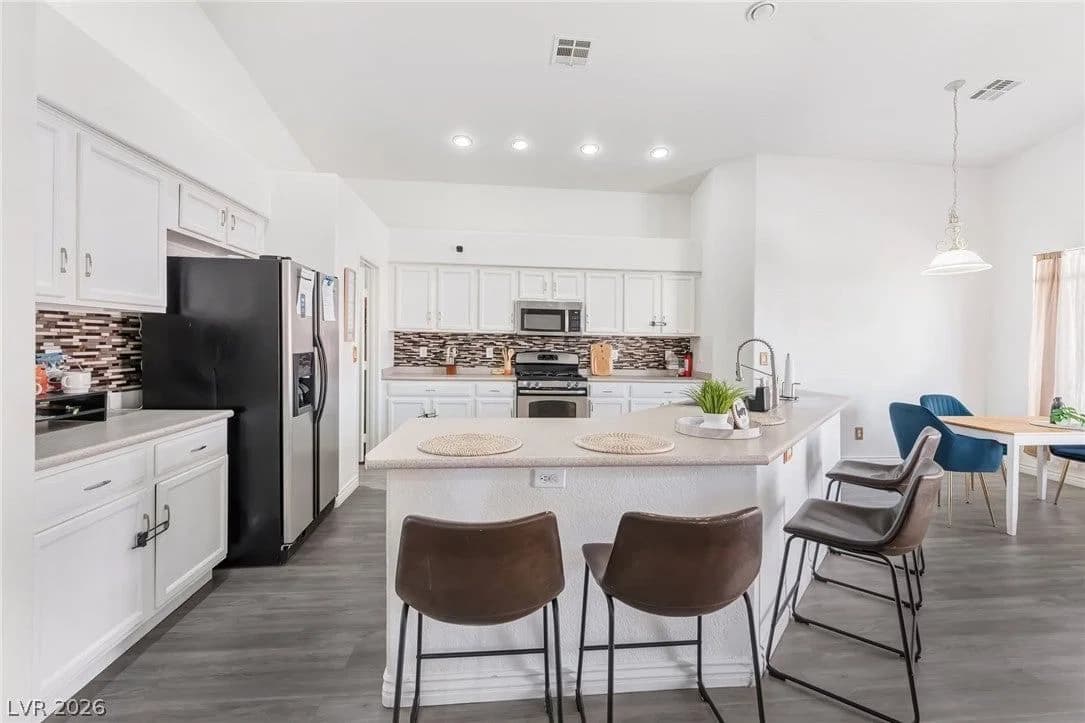 4537 Colonial Canyon Street