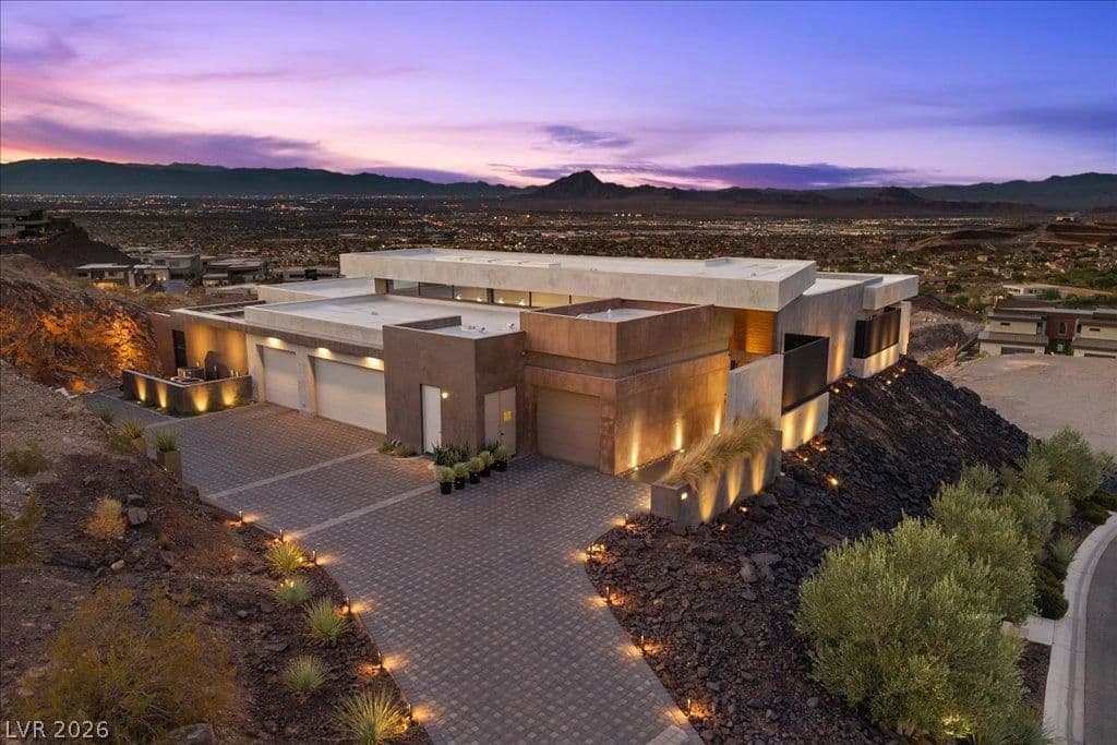 641 Dragon Peak Drive