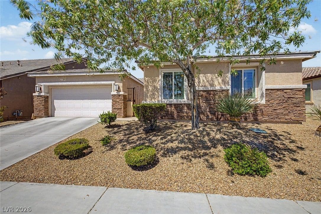 8221 Redbud Vine Street