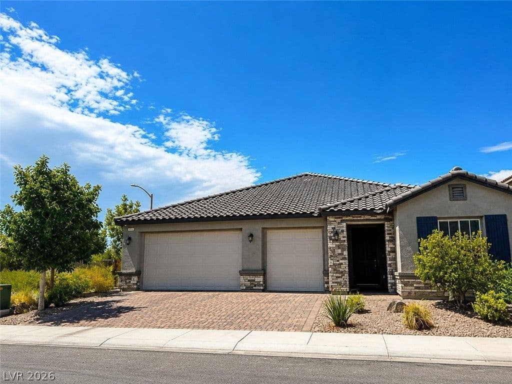 3936 Snow Fawn Avenue