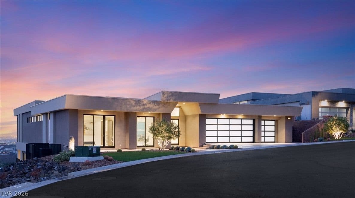 677 Overlook Rim Drive
