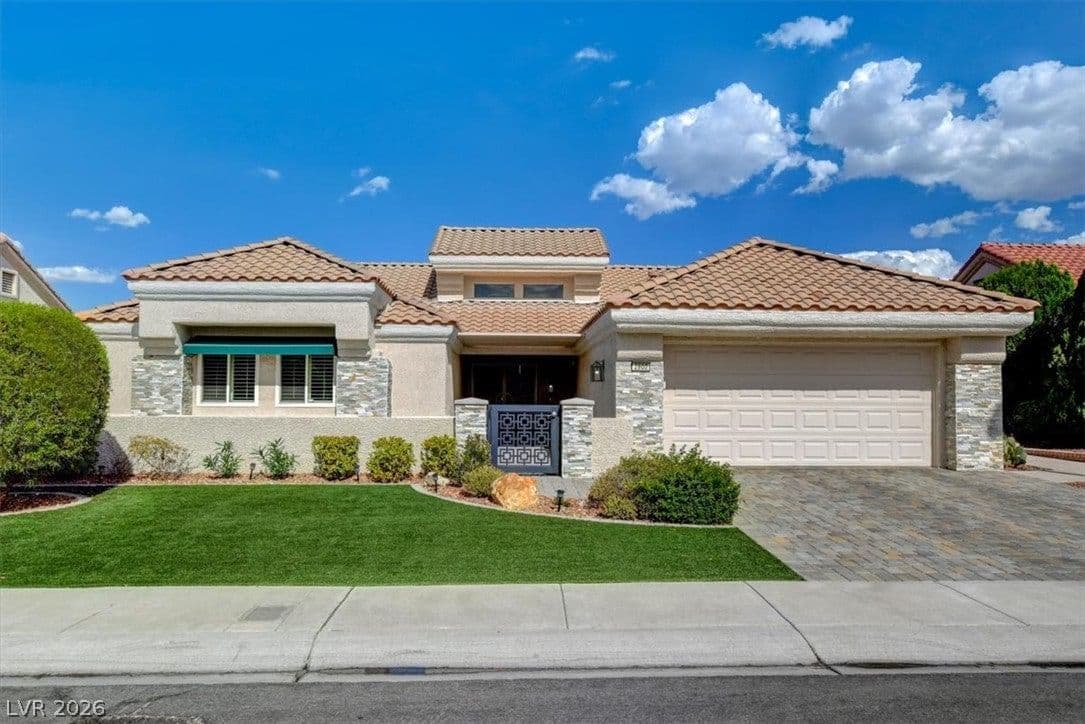 2900 Golfside Drive