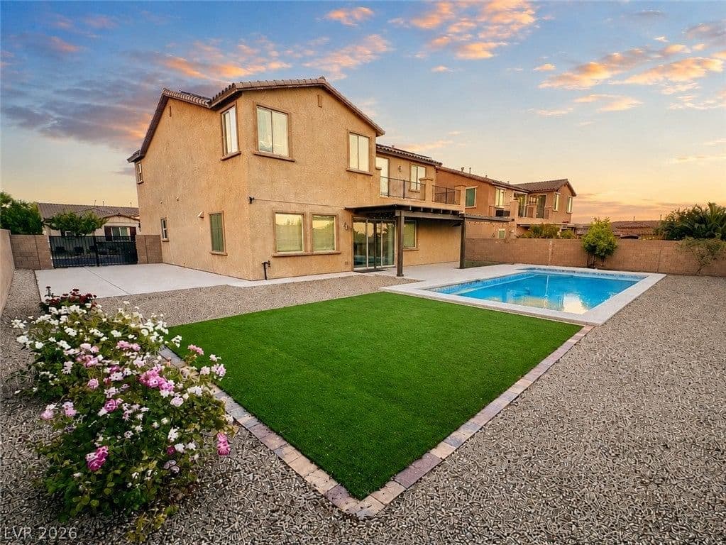 9767 Mosaic Canyon Court