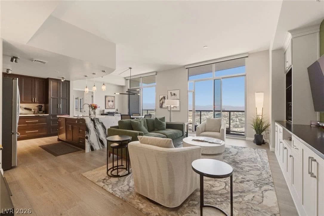 200 Sahara Avenue