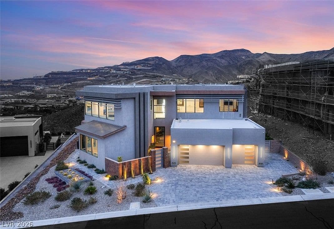 668 Dragon Peak Drive